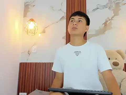 SantiagoCool online show from 04-17-26, 07:39