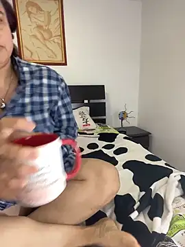 Roxie Blade Dyva online show from 04-20-26, 12:30