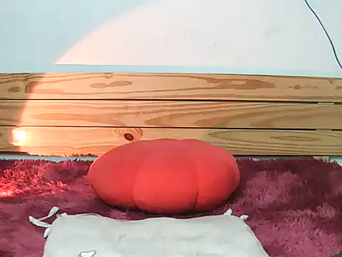 Selena-2K online show from 04-16-26, 10:27