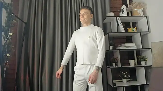 TwinkWhite online show from 04-15-26, 08:20