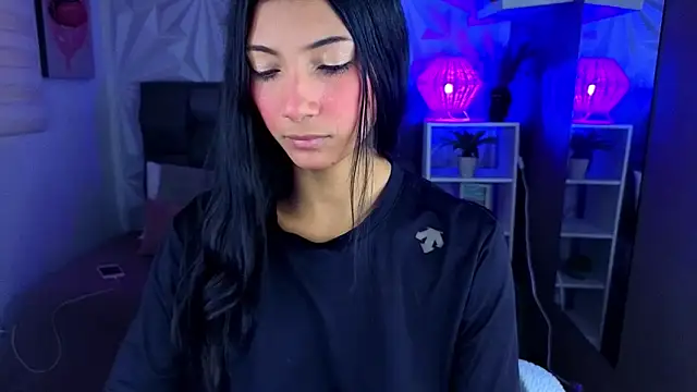 Snapshot of Perlaa_moon_ chatting on 06-17-26, 01:34 Perlaa moon online show from 06-17-26, 01:34