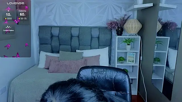 Snapshot of Perlaa_moon_ chatting on 07-15-26, 03:28 Perlaa moon online show from 07-15-26, 03:28
