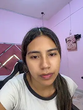 Snapshot of Kimmiebellarie chatting on 04-17-26, 12:19 Kimmiebellarie online show from 04-17-26, 12:19