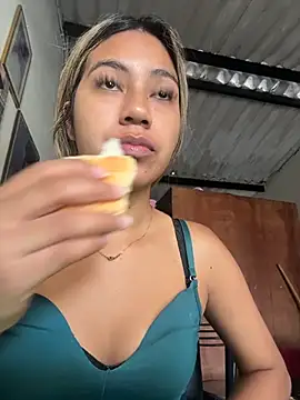 Kimmiebellarie online show from 06-14-26, 04:53