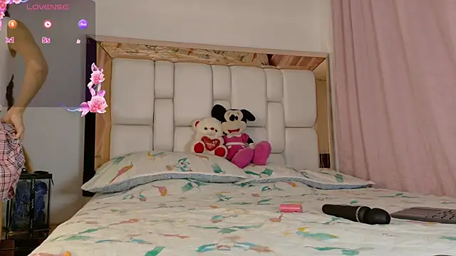 AmbarRossi online show from 04-17-26, 03:09