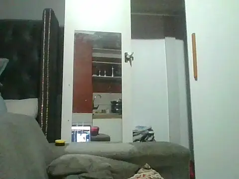 SweetBelly1 online show from 04-15-26, 06:37