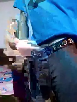 Erwinrey1 online show from 04-12-26, 03:11