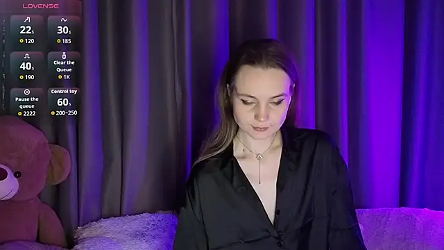 Lovelisse online show from 04-26-26, 06:16