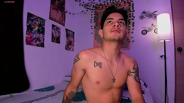 Snapshot of JaxJinx chatting on 05-14-26, 01:34 JaxJinx online show from 05-14-26, 01:34