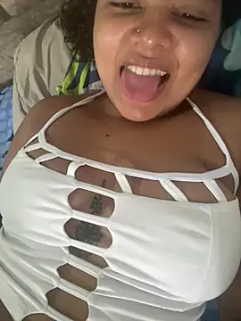 Snapshot of Ninibella chatting on 07-18-26, 04:00 Ninibella online show from 07-18-26, 04:00