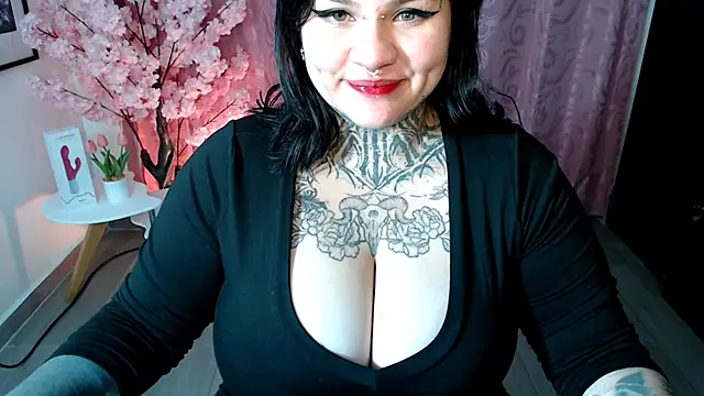 sherlytattos online show from 04-12-26, 06:40