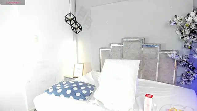 Veronicacarper online show from 04-15-26, 03:35