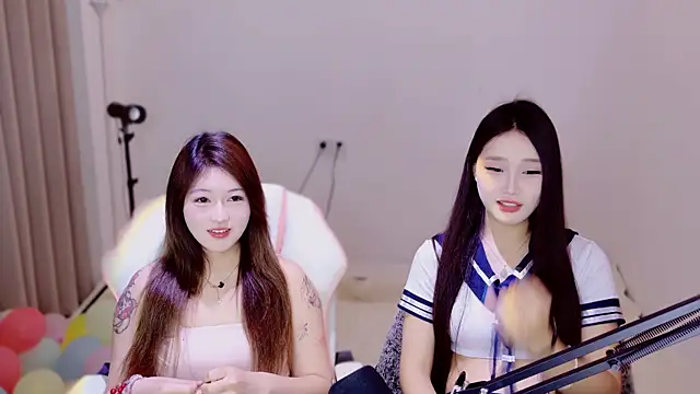 Snapshot of Xiongchumo1120 chatting on 04-14-26, 02:39 Xiongchumo1120 online show from 04-14-26, 02:39