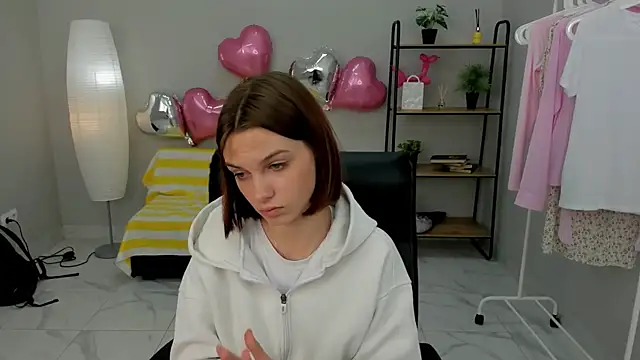 Rita Menos online show from 04-13-26, 01:38