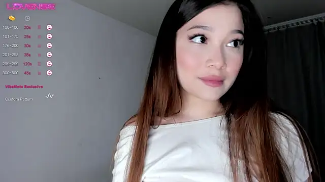 Snapshot of VivaLaDiva chatting on 04-12-26, 08:25 VivaLaDiva online show from 04-12-26, 08:25