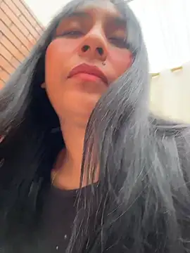 Snapshot of MELIZ_QUEEN chatting on 04-23-26, 01:35 MELIZ QUEEN online show from 04-23-26, 01:35