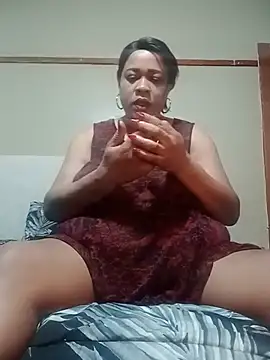 Snapshot of BUSTYQUEEN56_ chatting on 06-11-26, 06:33 BUSTYQUEEN56 online show from 06-11-26, 06:33