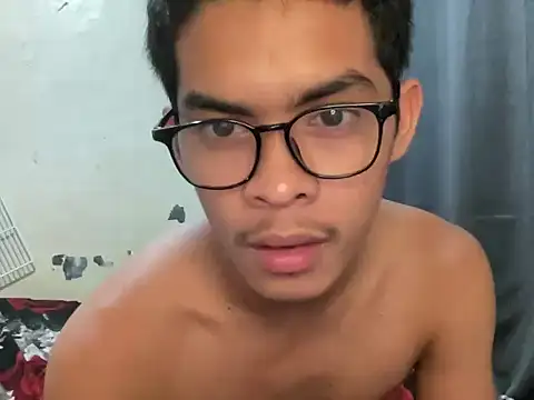 Snapshot of yourhotasian_jhonpol16 chatting on 04-14-26, 06:14 yourhotasian jhonpol16 online show from 04-14-26, 06:14