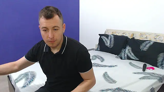 ExoticcXCouple online show from 04-18-26, 05:22