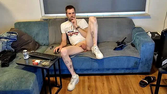 Snapshot of Bttmboyexhibitionist chatting on 05-05-26, 05:37 Bttmboyexhibitionist online show from 05-05-26, 05:37