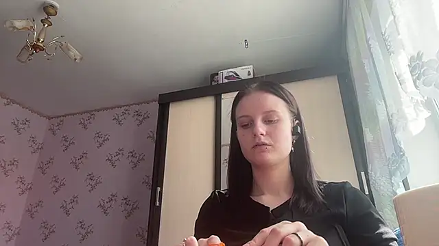 SofiaOops 1 online show from 04-17-26, 09:23