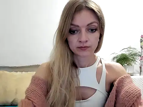 Snapshot of Severina7 chatting on 06-05-26, 07:52 Severina7 online show from 06-05-26, 07:52