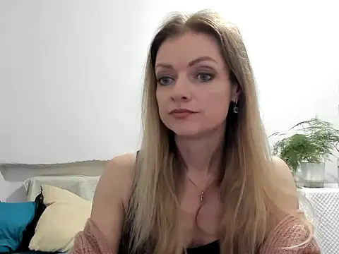 Snapshot of Severina7 chatting on 06-09-26, 08:31 Severina7 online show from 06-09-26, 08:31