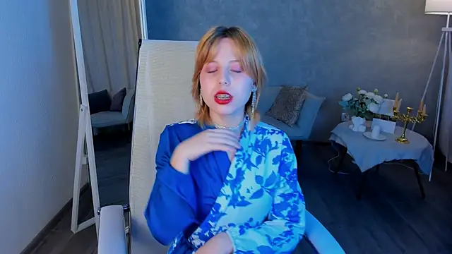 VivienneHebert online show from 04-25-26, 10:07