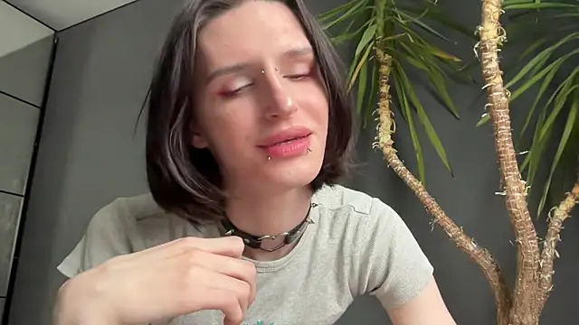 Snapshot of Niky_Long chatting on 06-02-26, 01:35 Niky Long online show from 06-02-26, 01:35