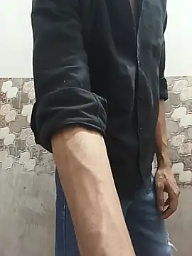 itsmemadhu2019 online show from 05-18-26, 02:01