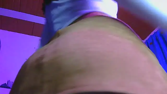 Snapshot of tinny_emiily chatting on 07-09-26, 03:21 tinny emiily online show from 07-09-26, 03:21