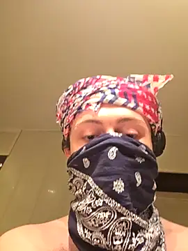 LeeroytheParisian online show from 04-21-26, 01:42