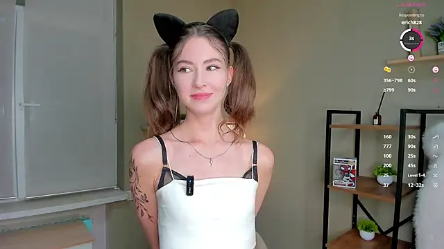 Snapshot of Peaches_Peaches chatting on 05-28-26, 04:37 Peaches Peaches online show from 05-28-26, 04:37