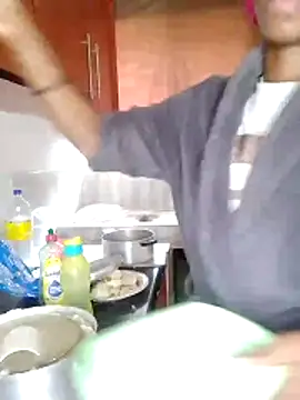 Sammmynoe online show from 06-18-26, 08:47