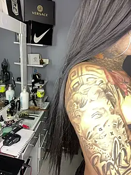 valen lewiiz online show from 04-17-26, 03:59