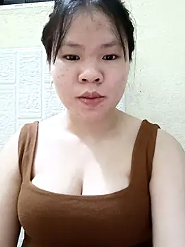 Seraphinahh online show from 04-17-26, 03:04