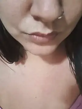 Snapshot of Luna-elle chatting on 07-15-26, 04:29 Luna-elle online show from 07-15-26, 04:29