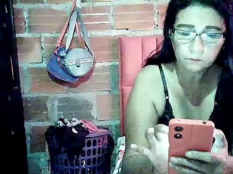 lola teem online show from 04-15-26, 04:03