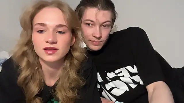 Snapshot of swaggenjoyer chatting on 04-15-26, 12:23 swaggenjoyer online show from 04-15-26, 12:23