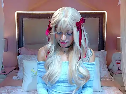 Snapshot of VaLuu__ chatting on 05-11-26, 01:06 VaLuu online show from 05-11-26, 01:06