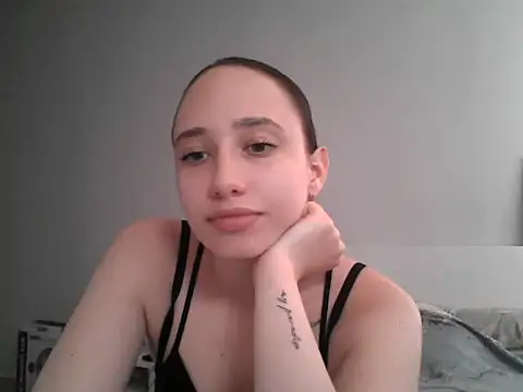 Snapshot of DarkMirel chatting on 06-02-26, 04:09 DarkMirel online show from 06-02-26, 04:09
