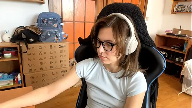 PillowPeachX online show from 04-25-26, 11:24