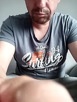 Snapshot of Miro9 chatting on 04-19-26, 12:59 Miro9 online show from 04-19-26, 12:59
