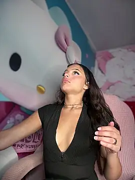 Snapshot of Abby--18 chatting on 04-15-26, 02:35 Abby--18 online show from 04-15-26, 02:35