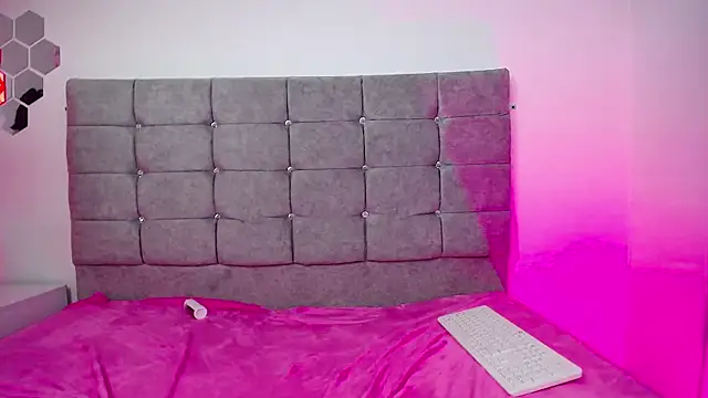 mia volkov online show from 04-15-26, 07:58