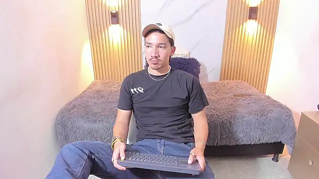 Iam OttoAndrew online show from 05-01-26, 03:11