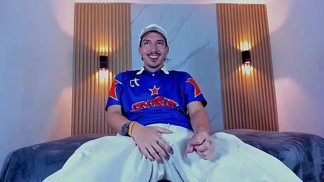 Iam OttoAndrew online show from 05-11-26, 04:18