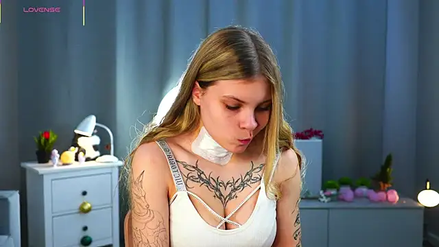 LesleeOpenshaw online show from 04-14-26, 02:45