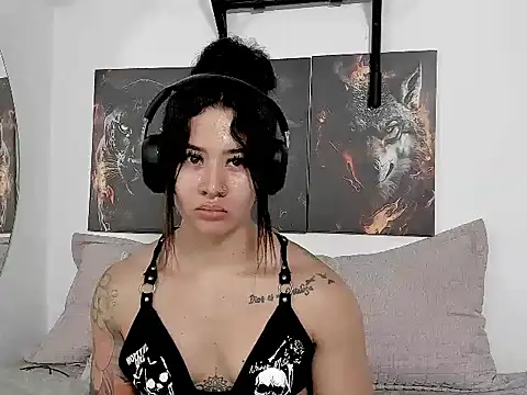 Snapshot of AngelMartinss chatting on 05-16-26, 03:03 AngelMartinss online show from 05-16-26, 03:03