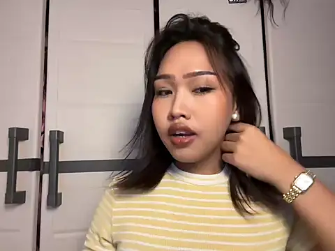 lady clea online show from 04-16-26, 07:31